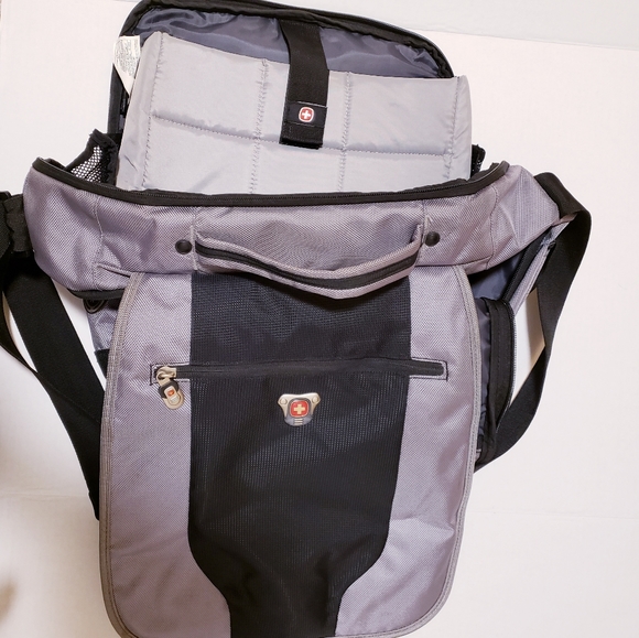 Swiss Army Wenger Laptop Bag - Picture 6 of 7